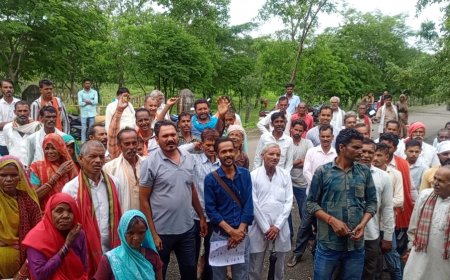 प्राकृतिक आपदा से तबाही, सैकड़ों किसानों ने किया प्रदर्शन और ज्ञापन सौंपा