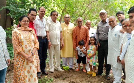 एक पेड़ मां के नाम" अभियान के तहत पुण्यतिथि पर वृक्षारोपण और समाजसेवा का आयोजन